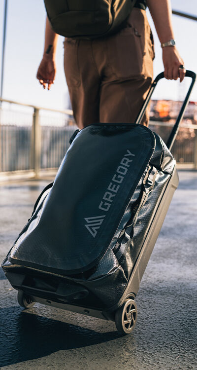 Alpaca Wheeled Duffel 40L - Obsidian Black